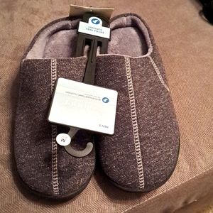 Men's  Isotoner slippers  New With Tag  M (8/9)